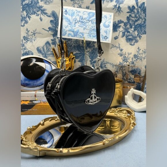 🆕 VIVIENNE WESTWOOD 🧿 NWOT Louise Heart Patent Leather Crossbody Bag - AUTH - Picture 2 of 16